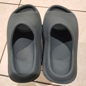 Yeezy KidGray Slide Sandals